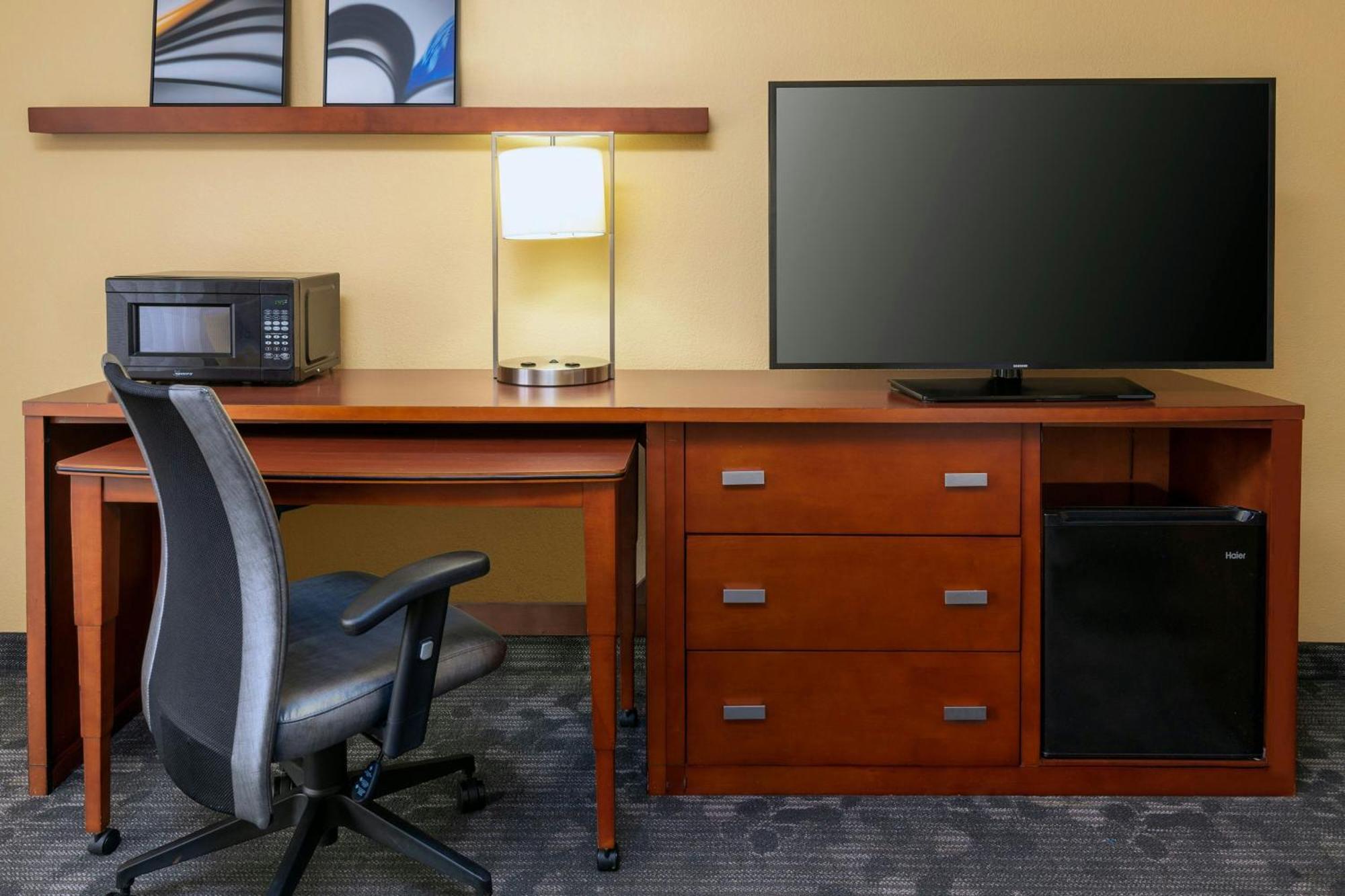 Courtyard By Marriott Oklahoma City Airport Buitenkant foto
