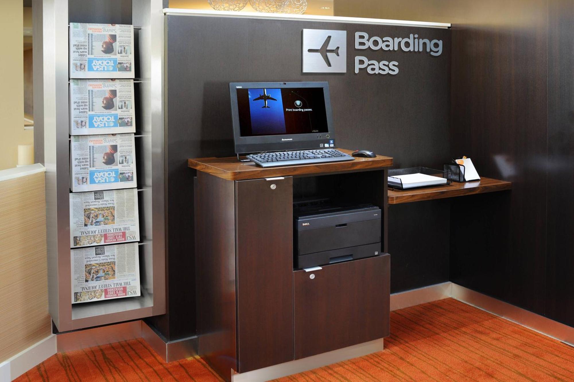 Courtyard By Marriott Oklahoma City Airport Buitenkant foto