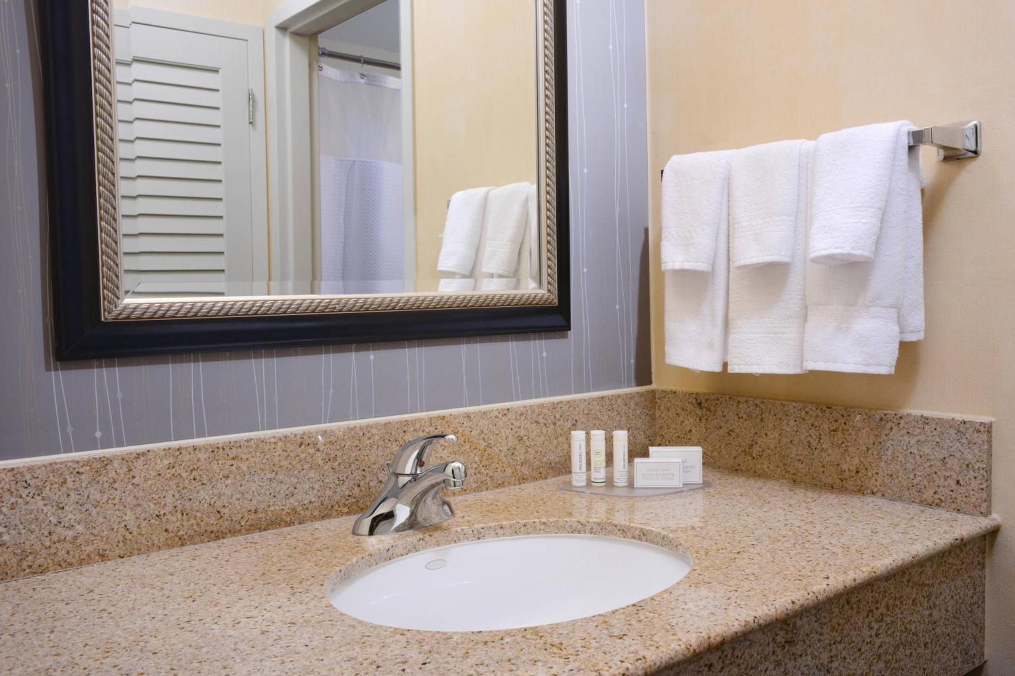 Courtyard By Marriott Oklahoma City Airport Buitenkant foto