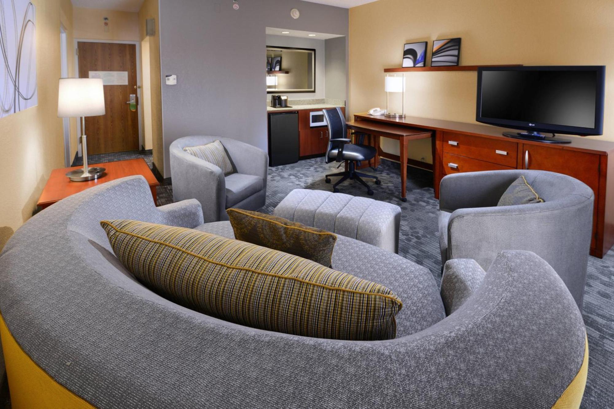 Courtyard By Marriott Oklahoma City Airport Buitenkant foto